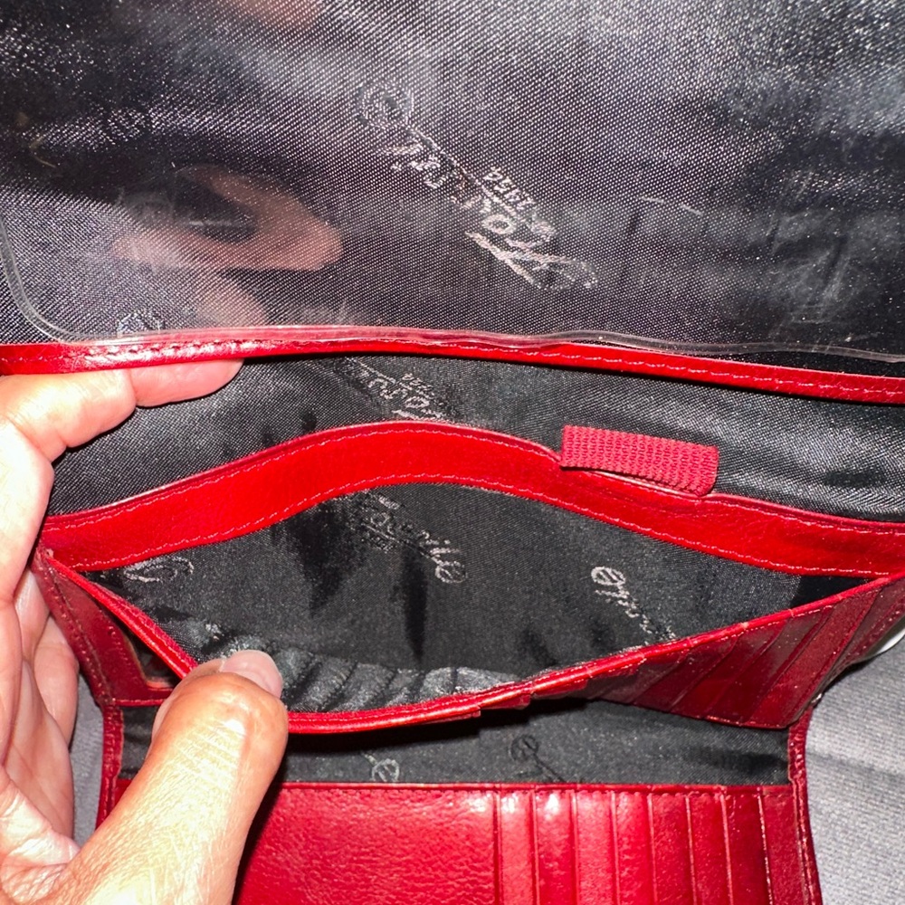 Red Leather FOSSIL Wallet - Picture 7 of 10